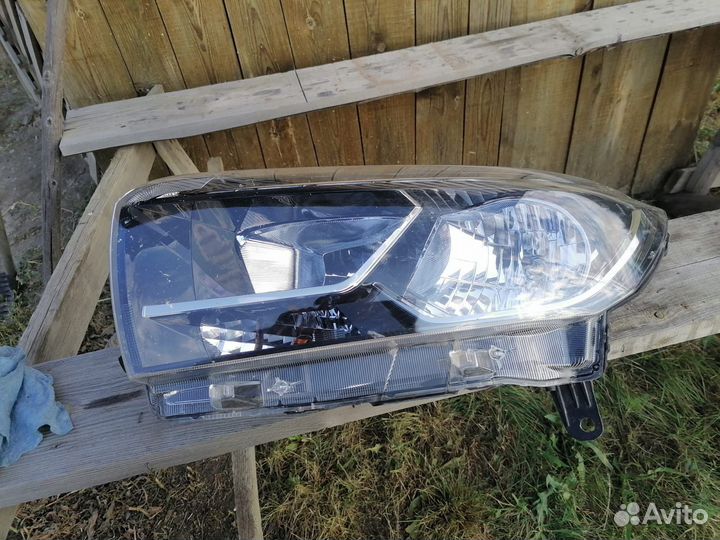 Фара LADA xray правая
