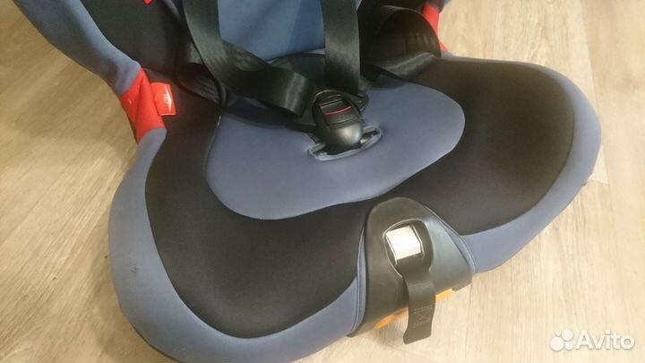 Автокресло детское Chicco Gro-Up Италия