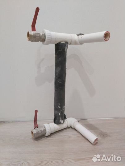 Полотенцесущитель трубы и краны