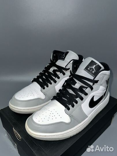 Кроссовки Nike Air Jordan 1 Mid Light Smoke Grey