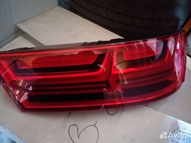 Задний правый фонарь Ауди Q7 снят с новой машины