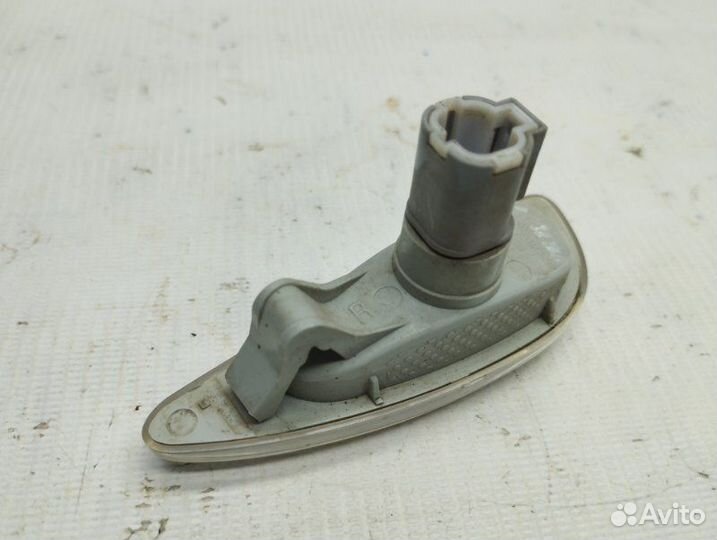 Повторитель поворота правый Hyundai Solaris седан