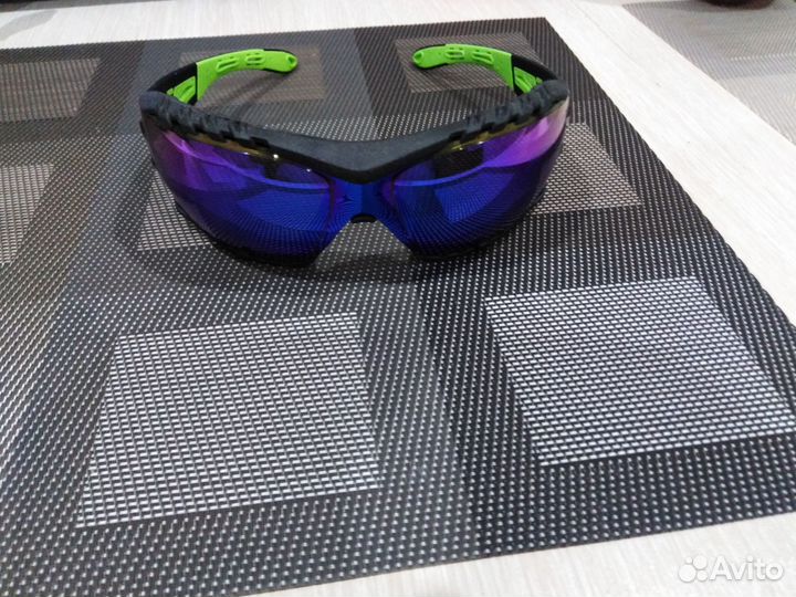 Горнолыжные очки uvex