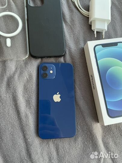 iPhone 12, 64 ГБ