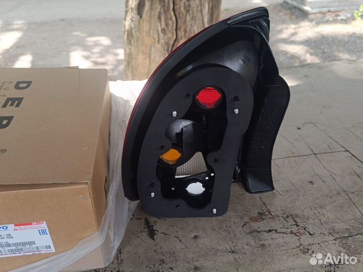 Фонарь задний правый Шевроле Ланос