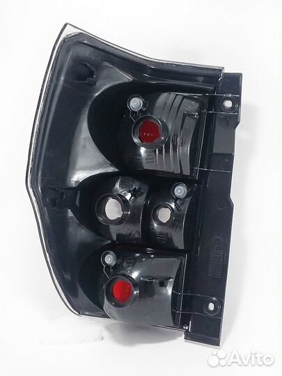 Фонарь правый задний в крыло Suzuki Grand Vitara