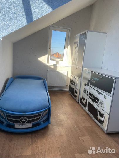 Детская кровать машина