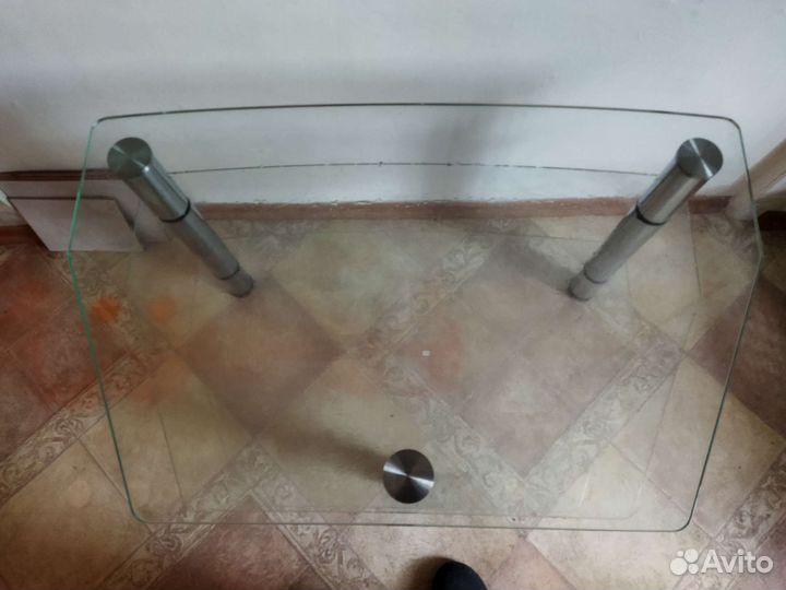 Стеклянная тумба