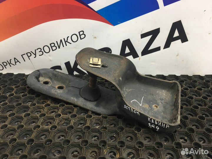 9428900031 Кронштейн замка кабины