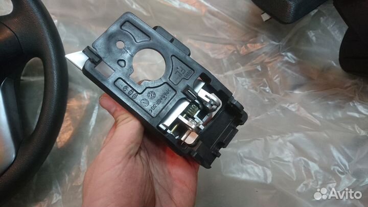 Кнопки, дверные ручки и заглушки на киа рио 3