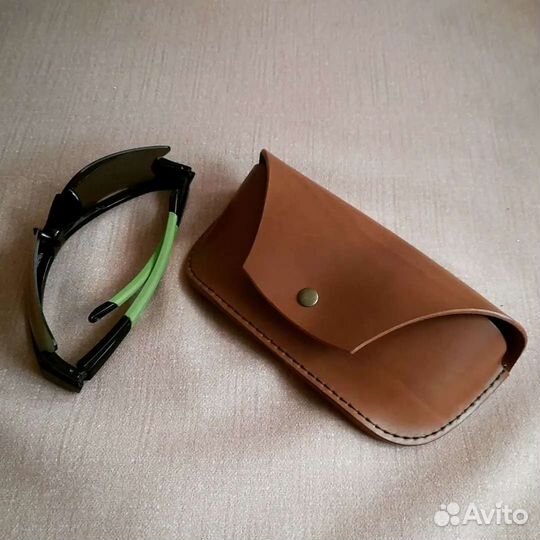 Кожаный чехол для очков