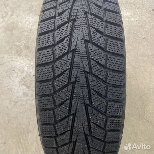 Hankook Winter I'Cept iZ 2 W616 245/50 R18 104T