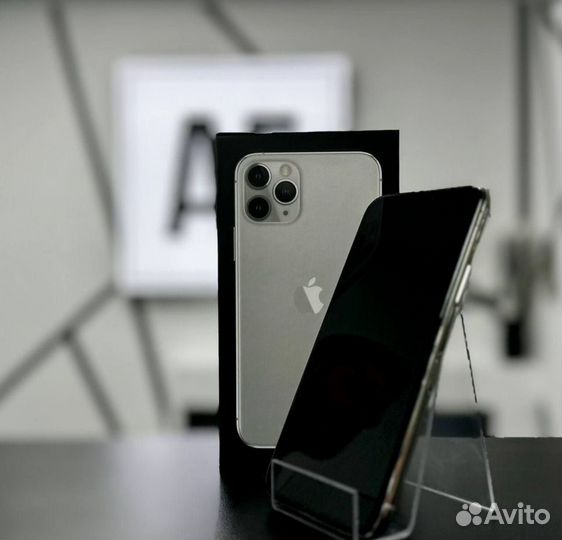 iPhone 11 Pro Max, 64 ГБ