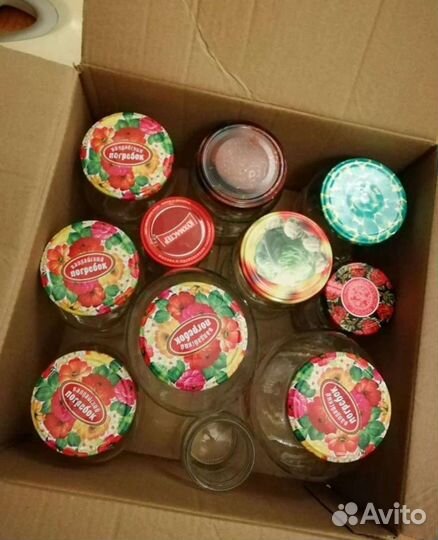 Много банок