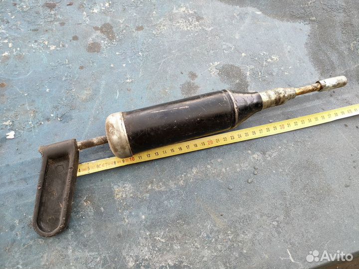 Смазочный шприц нажимного типа