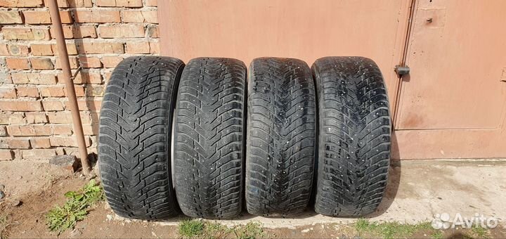 Nokian Tyres Hakkapeliitta 8 SUV 275/50 R20