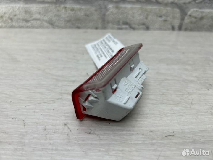 Плафон двери Mercedes Glc-Class X253