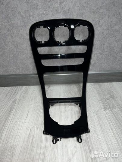 Накладка центральной консоли Mercedes GLC X253