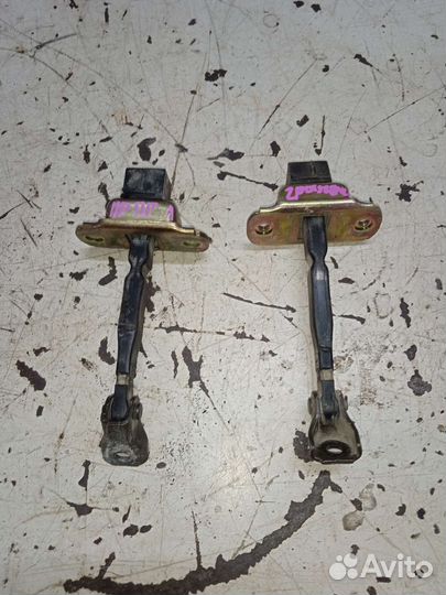 Ограничитель двери mitsubishi chariot grandis