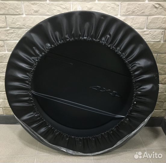 Чехол на запасное колесо Шеви Нива Айсберг-белый