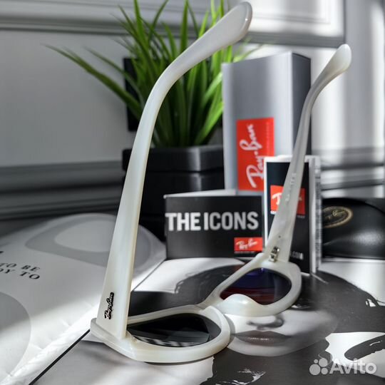 Белые женские очки Ray-Ban RB4467L