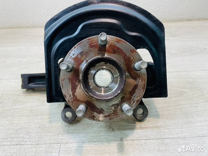 Кулак передний левый X-trail 31 / Qashqai 10