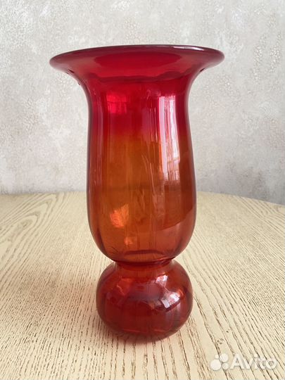 Ваза рубиновое стекло З-д Красный май. СССР. 60г