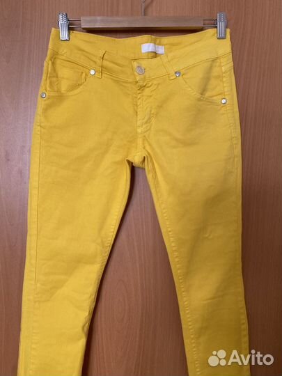 Желтые джинсы (Италия)