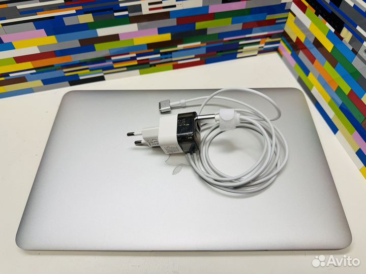 Apple macbook air 11 2013 идеальное состояние