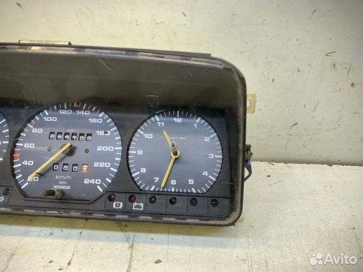 Комбинация приборов Volkswagen Passat B3 1988-1993