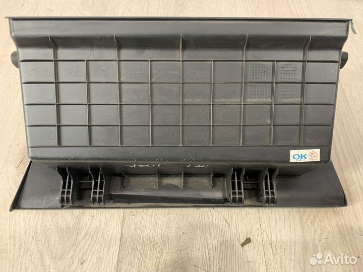 Крышка бардачка Бардачок Kia RIO 3