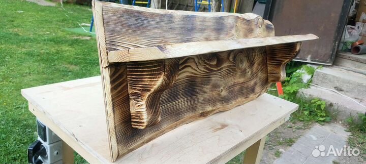 Вешалка деревянная для одежды настенная