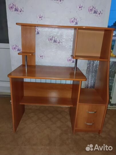 Письменный стол