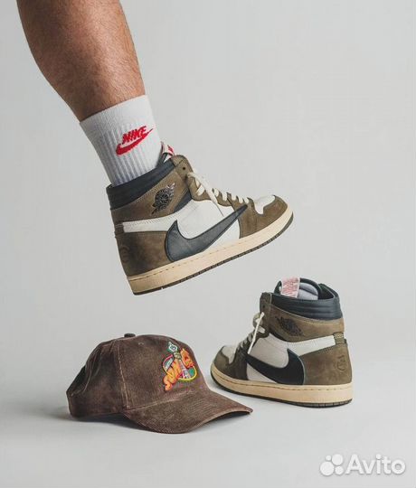 Nike air jordan 1 travis scott