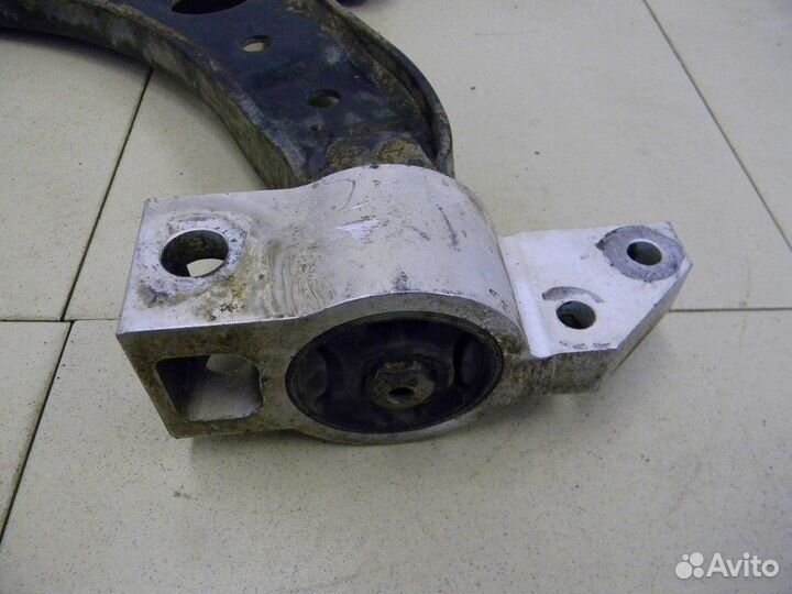 Рычаг передний левый Caddy III 2004-2016