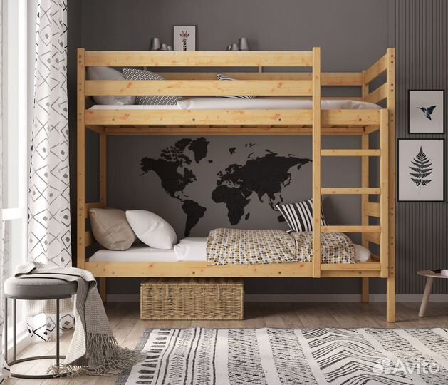 Двухъярусная кровать из дерева
