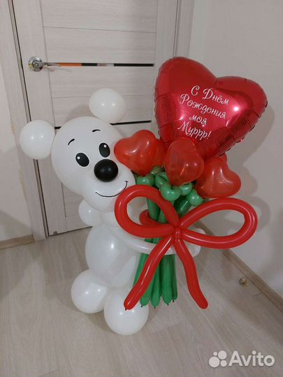 Мишка с букетом сердец
