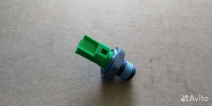 Датчик давления масла Mazda