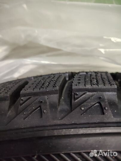 LingLong Green-Max Winter Ice I-15 SUV 225/60 R18 100