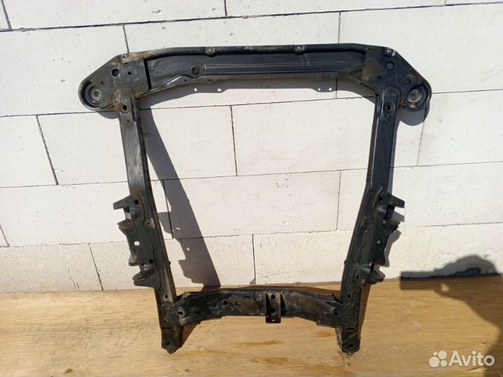 Подрамник передний Renault Sandero 2 хэтчбэк