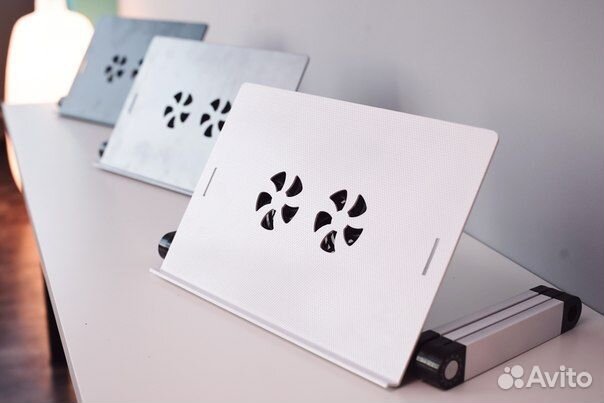 Алюминиевый столик с охлаждением для ноутбука