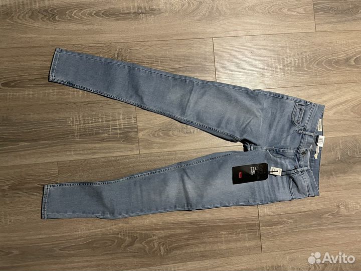 Джинсы левис женские 710
