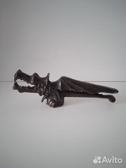 Орехоколка дракон