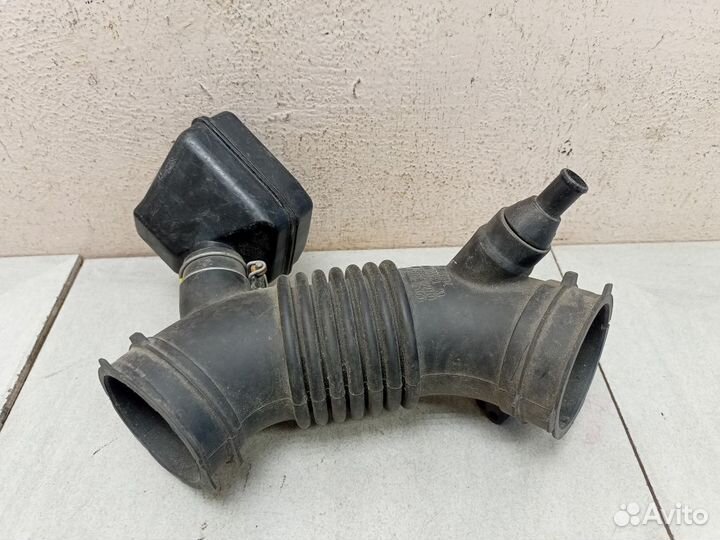 Патрубок воздушного фильтра