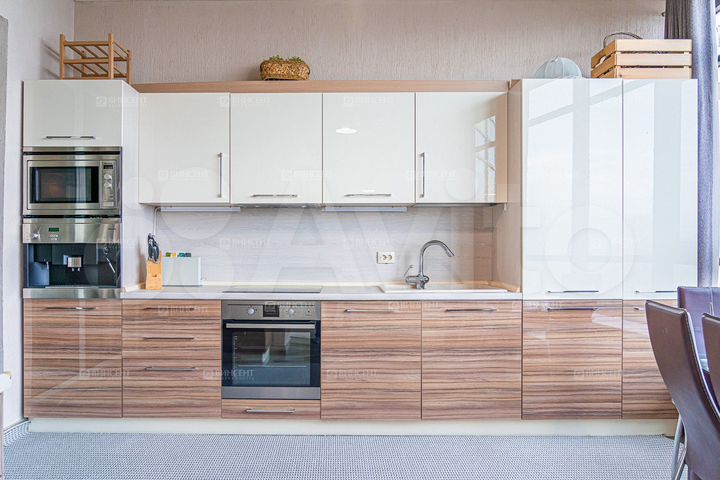 3-к. квартира, 147 м², 18/25 эт.