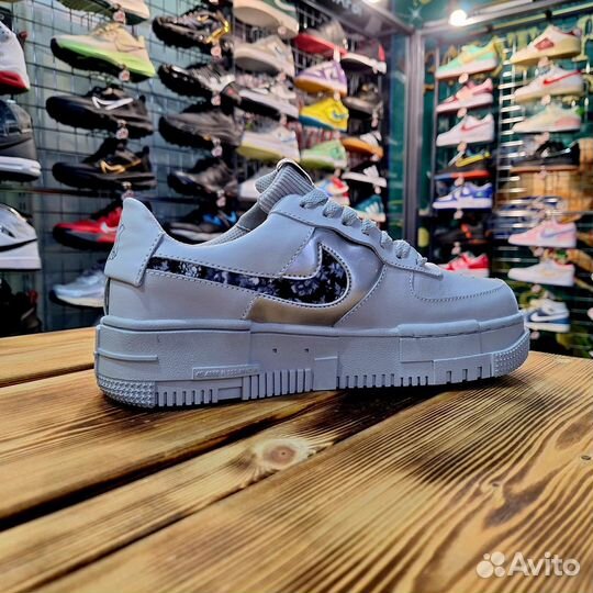 Кроссовки Nike Air Force 1 Pixel