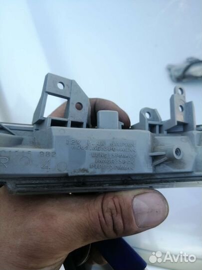 Повторитель поворота на зеркало Тойота Камри 40