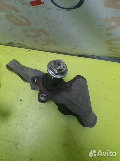 Кулак поворотный задний б.у R L Kia Spectra