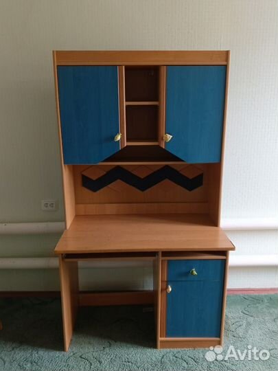 Продам стол, шкаф пенал, шифанер