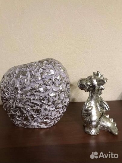 Ваза интерьерная и статуэтка